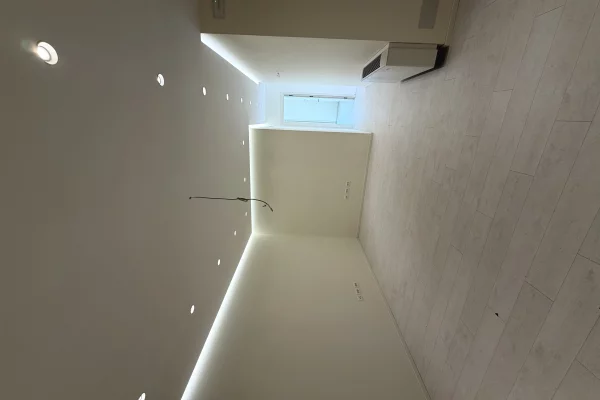 Shtepi ne shitje Apartament ne Tirane, 3+1, Mobilimi Bosh, pa mobiluar, Pagesa 180,000  Euro.
