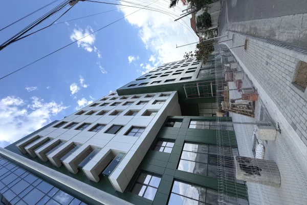Shtepi ne shitje Apartament ne Tirane, 1+1, Mobilimi Bosh, pa mobiluar, Pagesa 131,000  Euro.