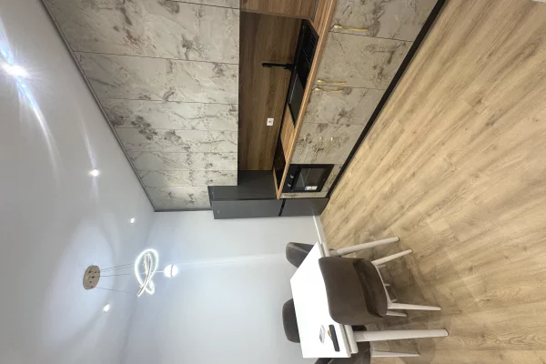 Shtepi ne shitje Apartament ne Tirane, 1+1, Mobilimi E mobiluar, Pagesa 105,000  Euro.