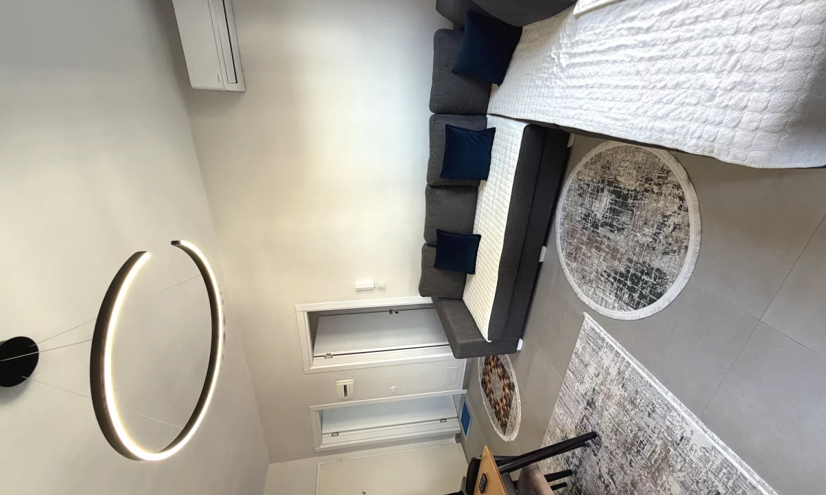 Shtepi ne shitje Apartament ne Tirane, 1+1, Mobilimi E mobiluar, Pagesa 130,000  Euro.