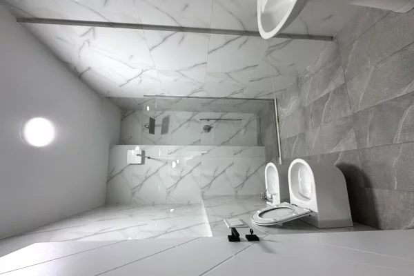 Shtepi me qera Apartament ne Tirane, 2+1, Mobilimi E mobiluar, Pagesa 80,000  Leke.