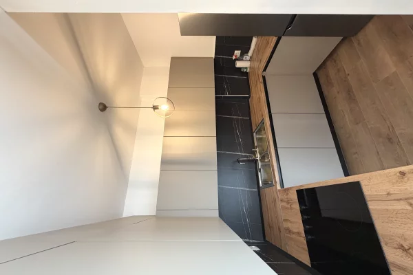 Shtepi me qera Apartament ne Tirane, 2+1, Mobilimi E mobiluar, Pagesa 65,000  Leke.