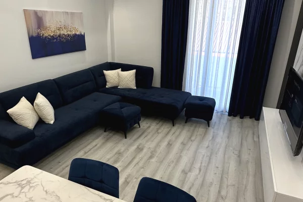 Shtepi me qera Apartament ne Tirane, 2+1, Mobilimi E mobiluar, Pagesa 700  Euro.