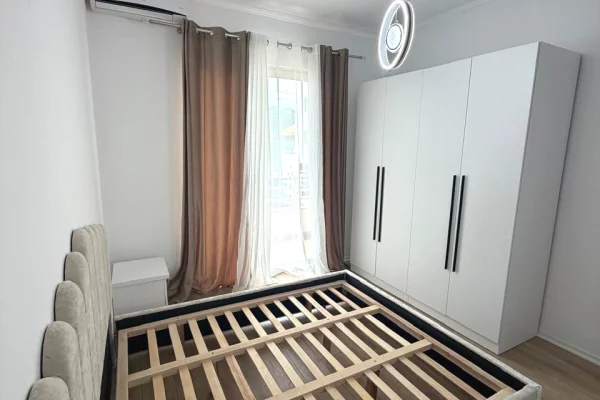 Shtepi ne shitje Apartament ne Tirane, 2+1, Mobilimi E mobiluar, Pagesa 155,000  Euro.