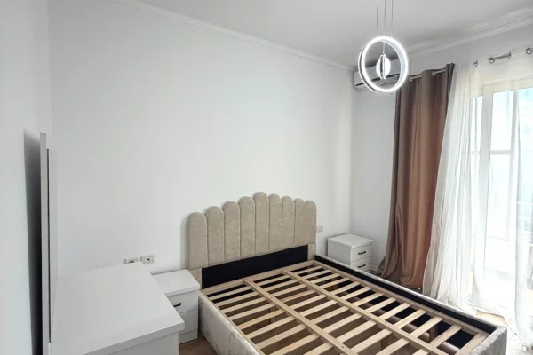 Shtepi ne shitje Apartament ne Tirane, 2+1, Mobilimi E mobiluar, Pagesa 155,000  Euro.
