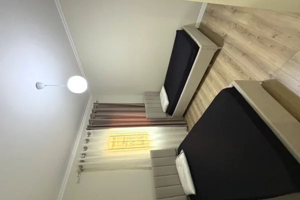 Shtepi me qera Apartament ne Tirane, 2+1, Mobilimi E mobiluar, Pagesa 60,000  Leke.