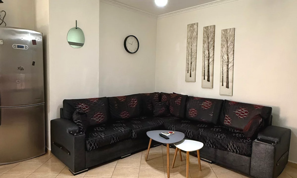 Shtepi me qera Apartament ne Tirane, 1+1, Mobilimi E mobiluar, Pagesa 40,000  Leke.