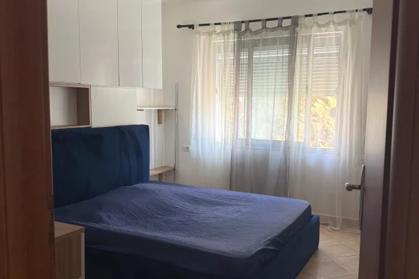 Shtepi me qera Apartament ne Tirane, 1+1, Mobilimi E mobiluar, Pagesa 40,000  Leke.