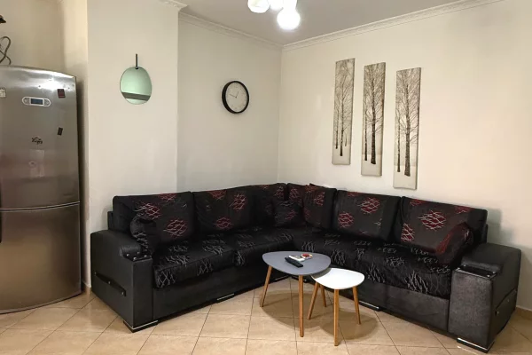 Shtepi me qera 1+1 ne Tirane - 40,000 Leke