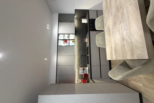 Shtepi me qera Apartament ne Tirane, 2+1, Mobilimi E mobiluar, Pagesa 1,500  Euro.