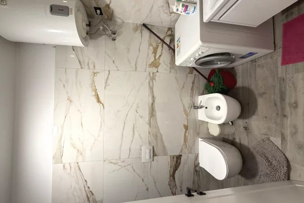 Shtepi me qera Apartament ne Tirane, 2+1, Mobilimi E mobiluar, Pagesa 1,500  Euro.