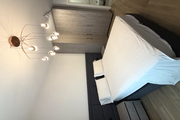 Shtepi me qera Apartament ne Tirane, 2+1, Mobilimi E mobiluar, Pagesa 1,500  Euro.
