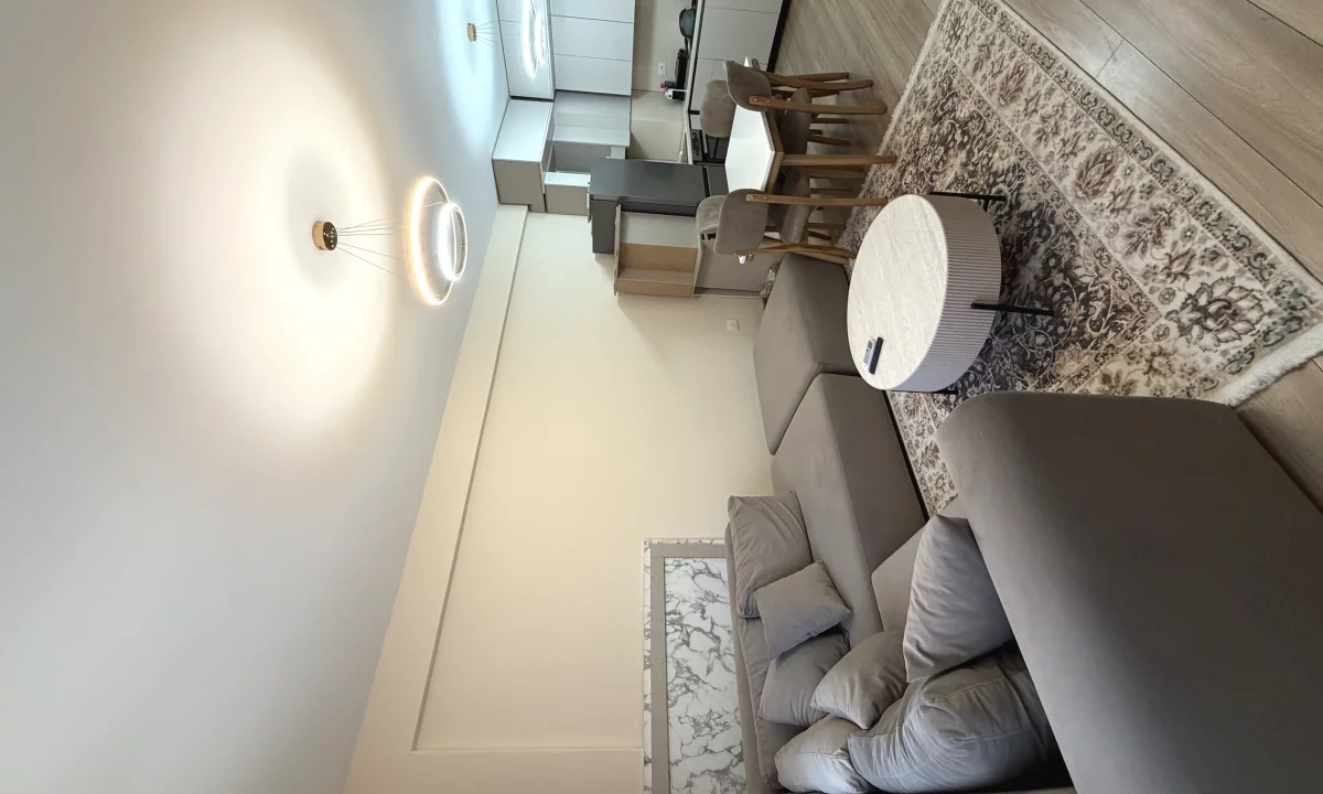 Shtepi ne shitje Apartament ne Tirane, 1+1, Mobilimi E mobiluar, Pagesa 125,000  Euro.