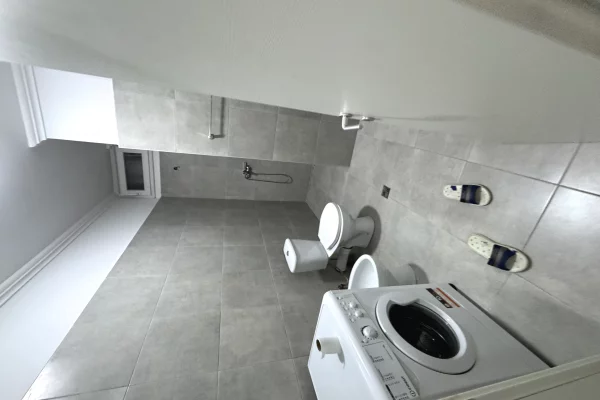 Shtepi me qera Apartament ne Tirane, 2+1, Mobilimi E mobiluar, Pagesa 550  Euro.