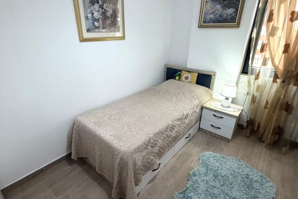 Shtepi me qera Apartament ne Tirane, 2+1, Mobilimi E mobiluar, Pagesa 65,000  Leke.
