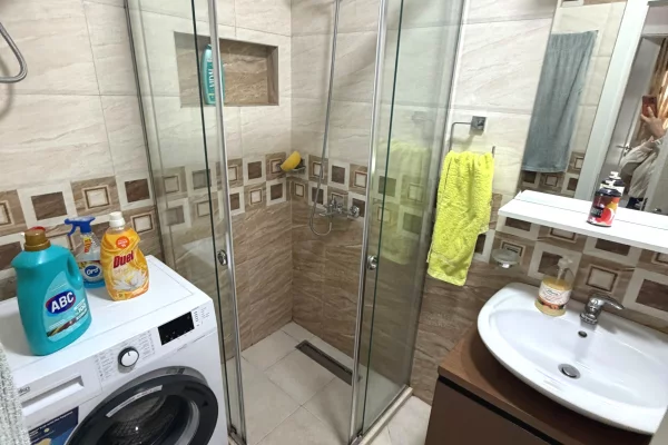 Shtepi me qera Apartament ne Tirane, 2+1, Mobilimi E mobiluar, Pagesa 65,000  Leke.
