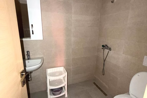 Shtepi me qera Apartament ne Tirane, 2+1, Mobilimi E mobiluar, Pagesa 700  Euro.