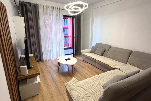 Shtepi me qera 2+1 ne Tirane - 700 Euro