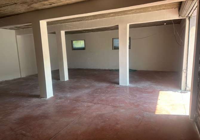 Ambient biznesi me qera 4+1 ne Tirane - 85,000 Leke