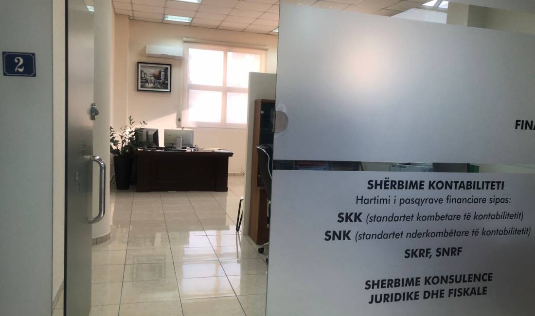 Shitet ambjent biznesi tek Qendra Olimpia , sheshi willson