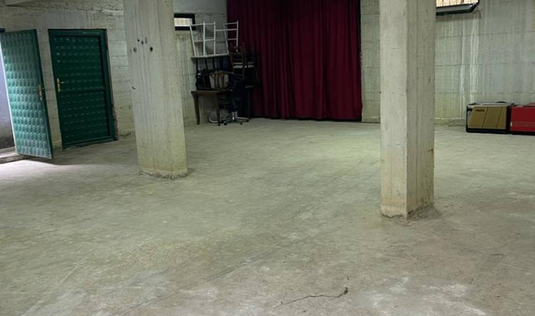 Jepet ambjent biznesi me qera tek Vilat Gjermane , hotel Deja (magazine, depo , punishte etj) 