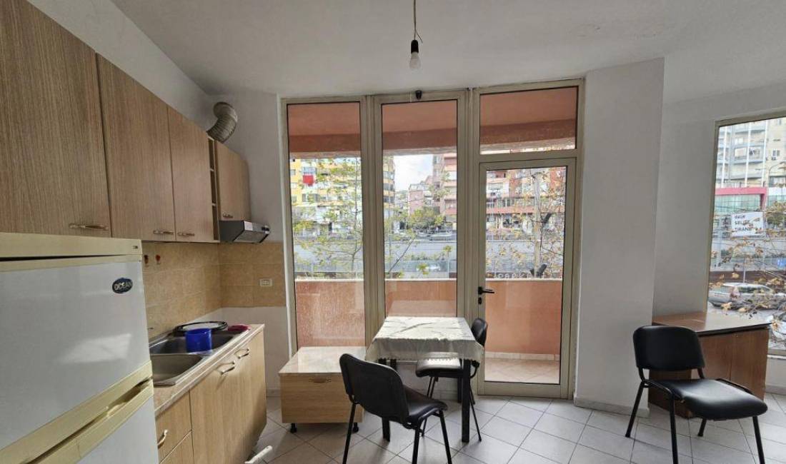 Jepet hyrje 1+1 me qera ne rr Hasan Alla , mbi Qendren Kristal