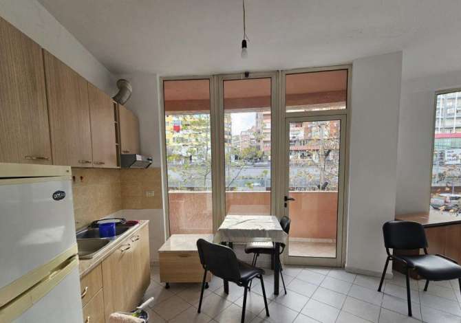 Ambient biznesi me qera 3+1 ne Tirane - 330 Euro