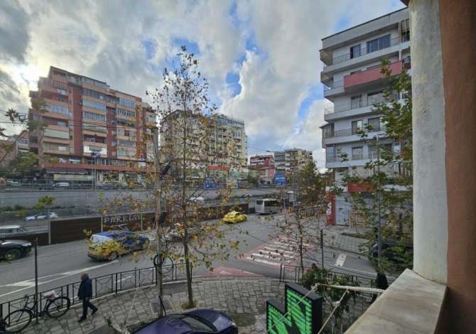 Ambient biznesi me qera 3+1 ne Tirane - 330 Euro