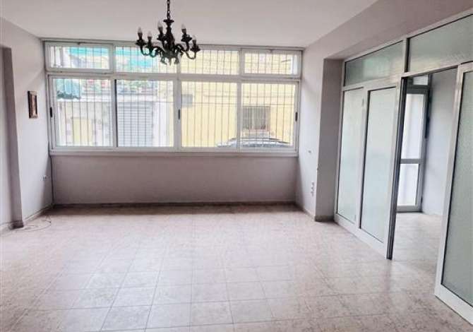 Ambient biznesi me qera 3+1 ne Tirane - 350 Euro