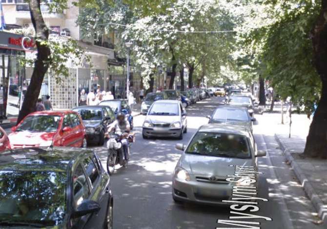 Shitet dyqan ne Myslym Shyr , Rruge Kryesore