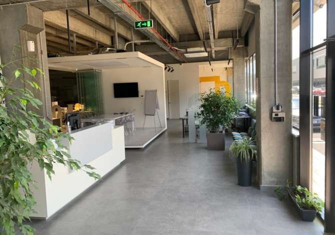 Shitet kapanon tek Tirana industrial Park , rruga Aeroportit 