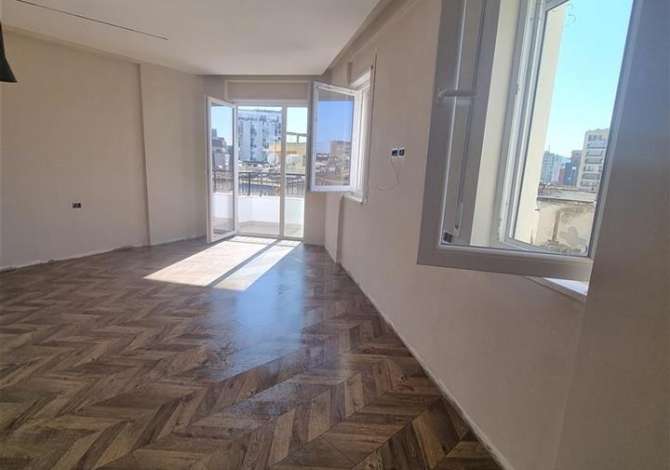 Ambient biznesi me qera 3+1 ne Tirane - 1,150 Euro