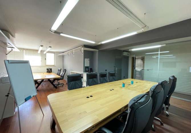 Ambient biznesi me qera 3+1 ne Tirane - 2,000 Euro