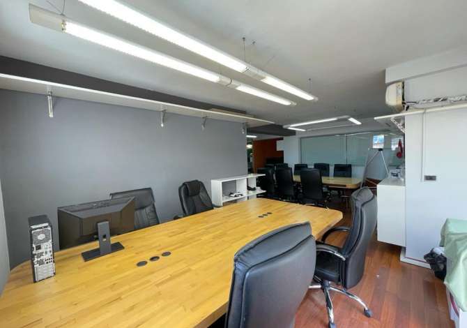 Ambient biznesi me qera 3+1 ne Tirane - 2,000 Euro