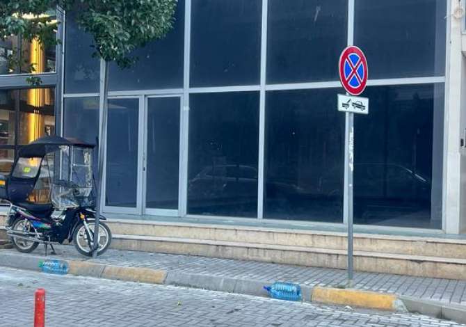 Ambient biznesi me qera 1+1 ne Tirane - 90,000 Leke