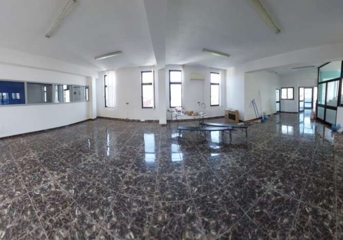 Ambient biznesi me qera 3+1 ne Tirane - 1,000 Euro