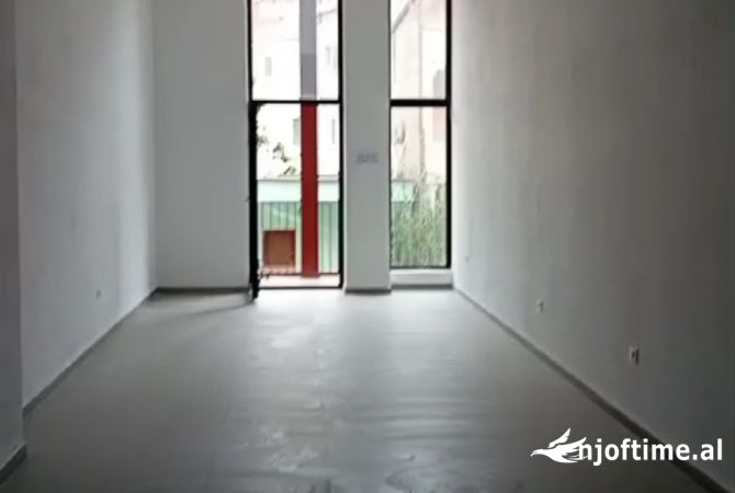 Business Property for Rent 1+1 in Tirana - 1,300 Euro