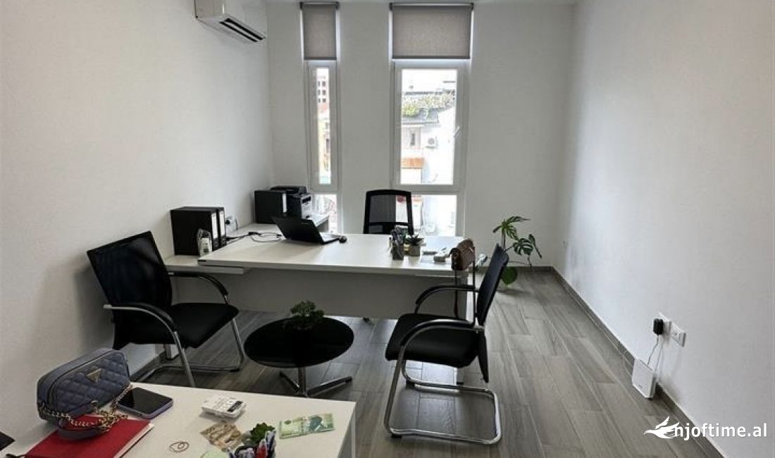 Jepet zyre me qera tek Kika 2 , komuna e parisit 