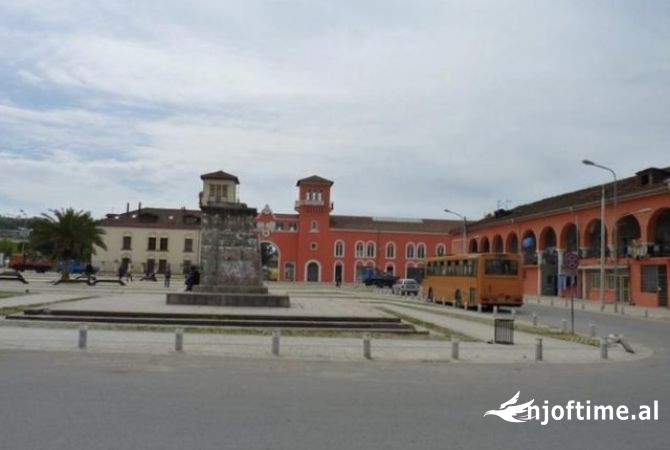 Business Property for Rent 3+1 in Tirana - 2,700 Euro