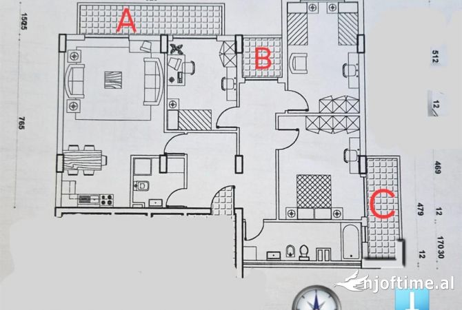 Ambiente Commerciale in Affitto 3+1 a Tirana - 2,200 Euro