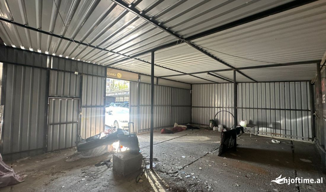 Jepen 2 magazina me qera pas qendres Concord , rr 5 maji 