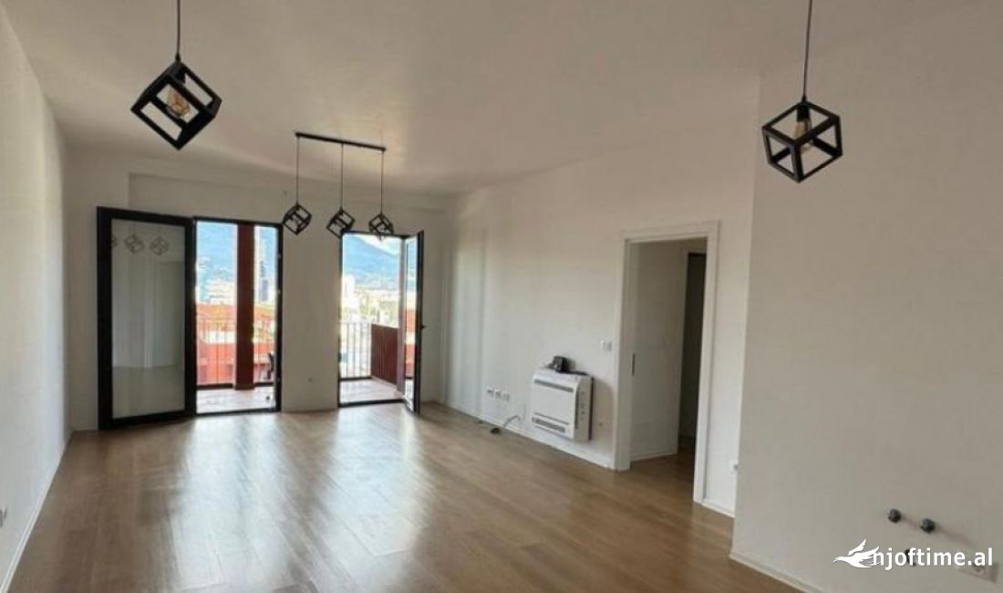 Super ambjent 160 m2 , kati 18, 3+1+2+depo tek Tirana Garden Building , rr kavajes 