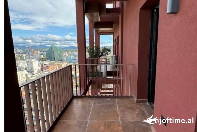 Ambiente Commerciale in Affitto 3+1 a Tirana - 1,500 Euro