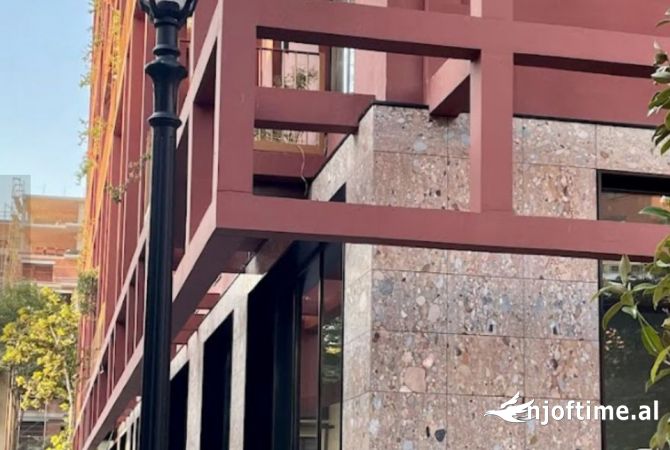 Ambiente Commerciale in Affitto 3+1 a Tirana - 1,500 Euro