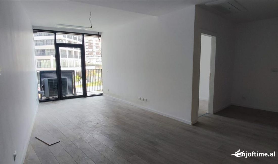 Jepet apartament 2+1+2+parkim+ adm t paguar tek Lake View