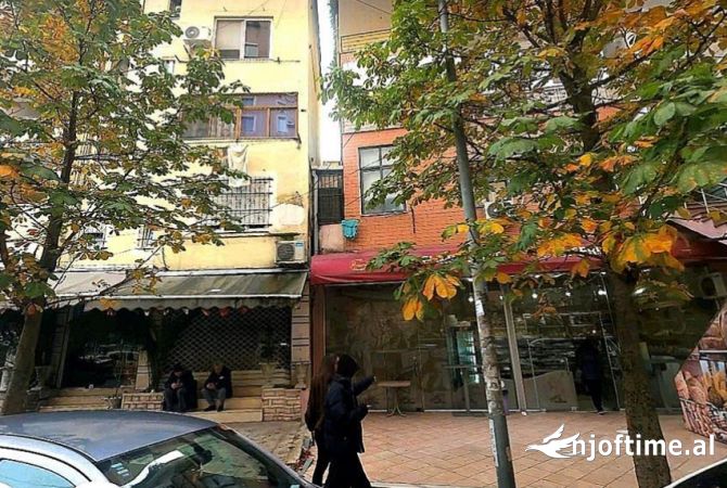 Ambiente Commerciale in Affitto 1+1 a Tirana - 100,000 Leke