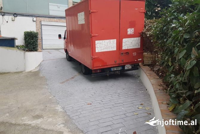 Business Property in Sale 4+1 in Tirana - 447,750 Euro