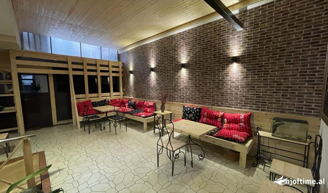 Jepet vile me qera prane Ambasades Amerikane , e pershtatshme per airbnb , hostel , konvikt etj 