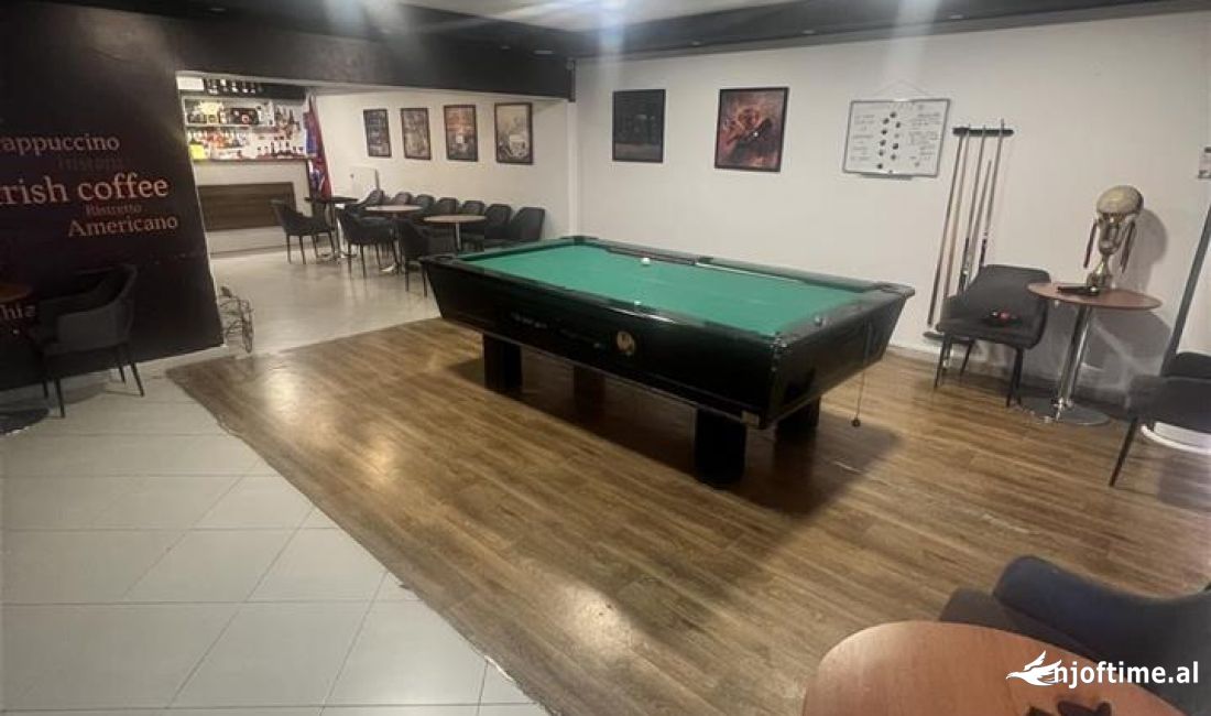 Shitet lokal perballe Harry Fultz, ne lagje , aktualisht i dhene me qera 80.000 leke 