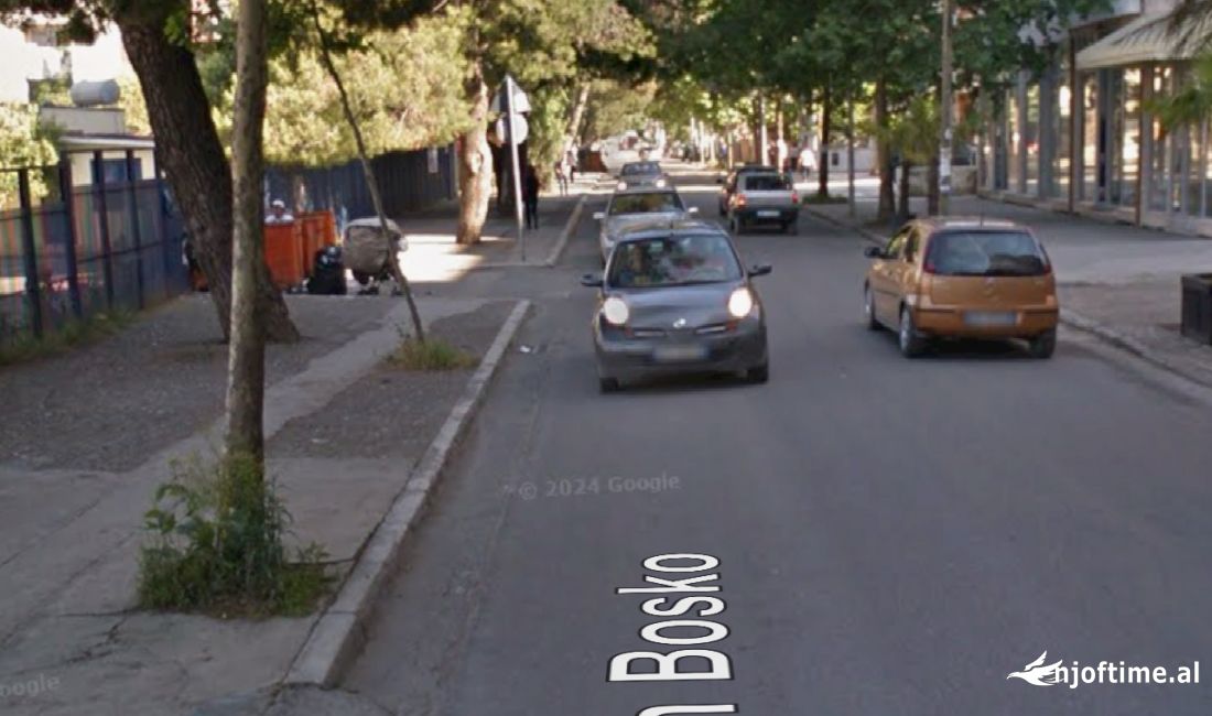 Jepet dyqan me qera ne don bosko (i kompletuar per exchange me lishence ose bosh)